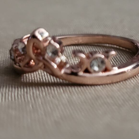 Celtic knot & crescent moon ring, size 6, rose gold color - Picture 3 of 4